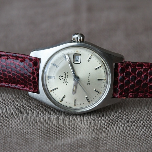 SOLD🥀 Vintage Omega 1974 Genève Women's Watch - Picture 2 of 8